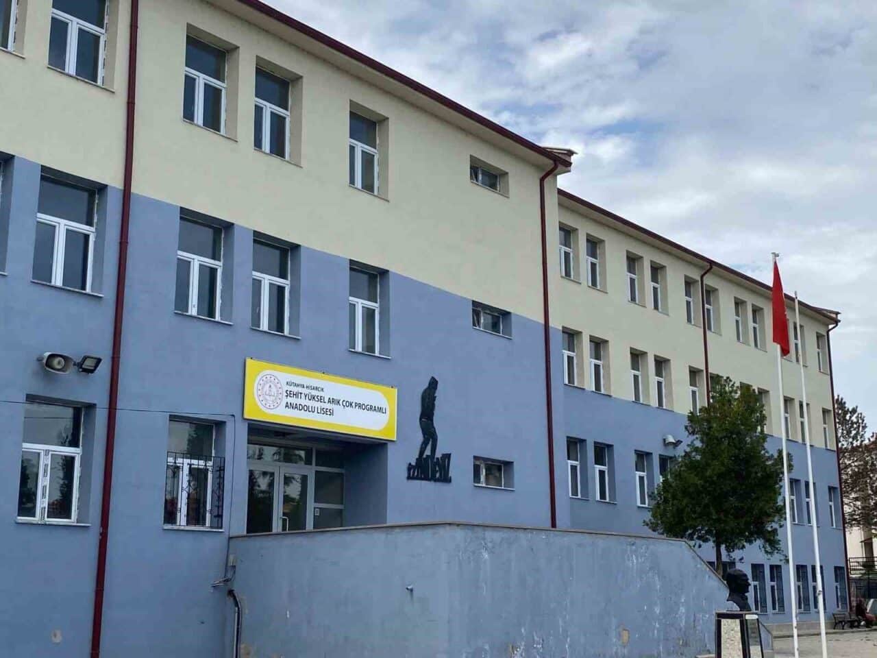 Hisarcık Şehit Yüksel Arık Çok Programlı Anadolu Lisesi, Milli Eğitim