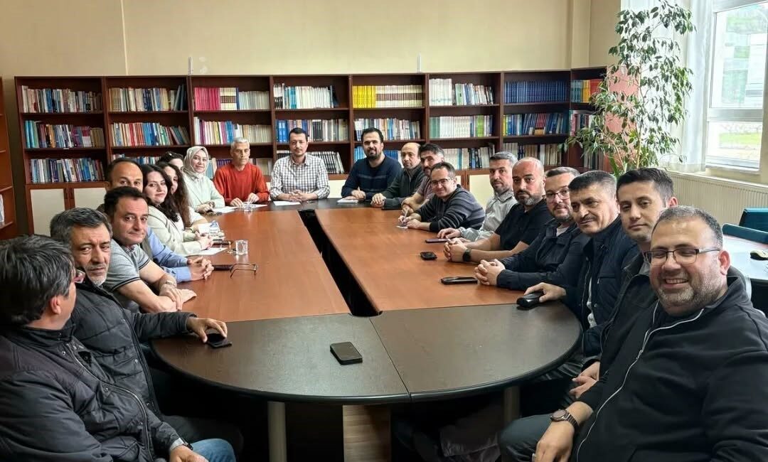 Kütahya Dumlupınar Üniversitesi Hisarcık Meslek Yüksekokulu'nda Öğr. Gör. Burak Kavaslar