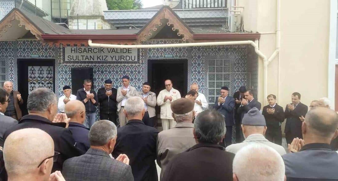 Kütahya'nın Hisarcık ilçesinde, 2025 hac sezonunda hacca gidecek 16 hacı