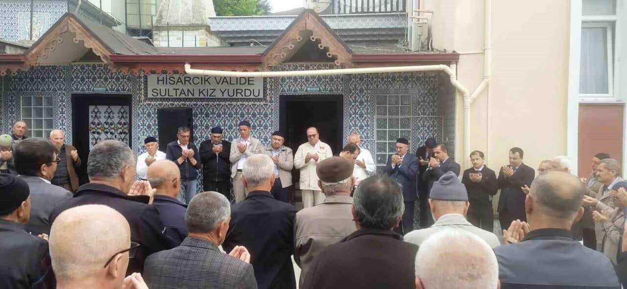 Kütahya'nın Hisarcık ilçesinde, 2025 hac sezonunda hacca gidecek 16 hacı