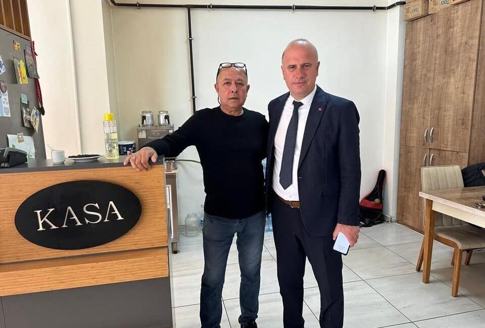 Osmaneli Belediye Başkanı Bekir Torun, esnafla bir araya gelmeye devam ediyor. Osmaneli Belediye Başkanı Bekir Torun, ilçe esnafıyla yaptığı buluşmalarda işletme