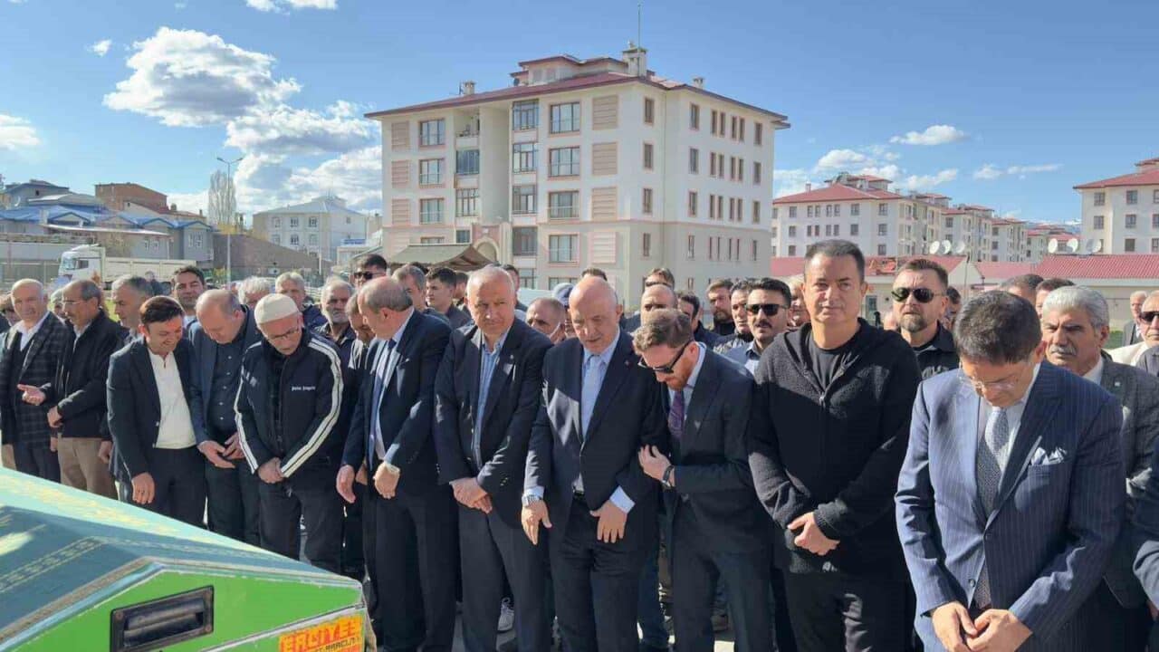 Erzurum Milletvekili Prof. Dr. Mustafa Ilıcalı'nın amca oğlu Necdet Ilıcalı,