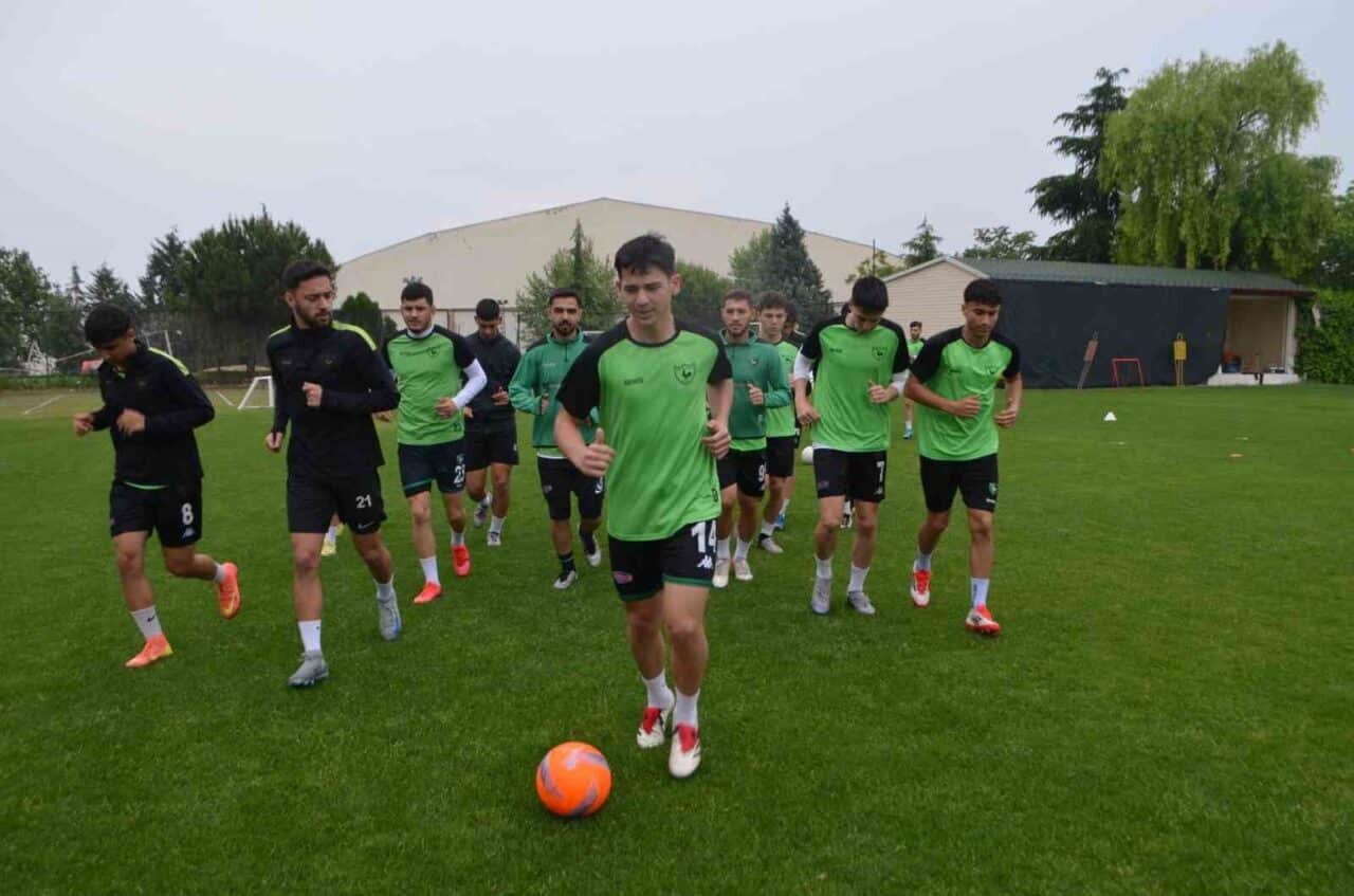 Denizlispor U16 takımı, TFF U16 Gelişim Ligi'ni lider tamamlayarak Ankaragücü'nü