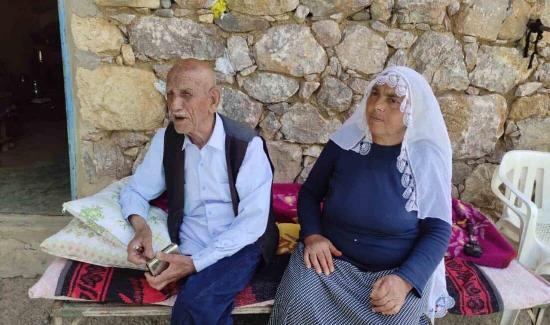 Batman'ın Kozluk ilçesinde yaşayan 94 yaşındaki Mehmet Reşit Ak, ilk