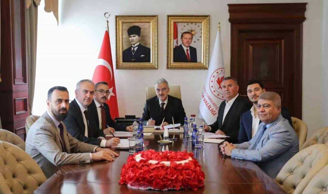 Bursa’da İnegöl Öznur Selçuk Armağan Aile Sağlığı Merkezi İçin Protokol İmzalandı Bursa Valisi Erol Ayyıldız, İnegöl'deki Aile Sağlığı Merkezi için bağış