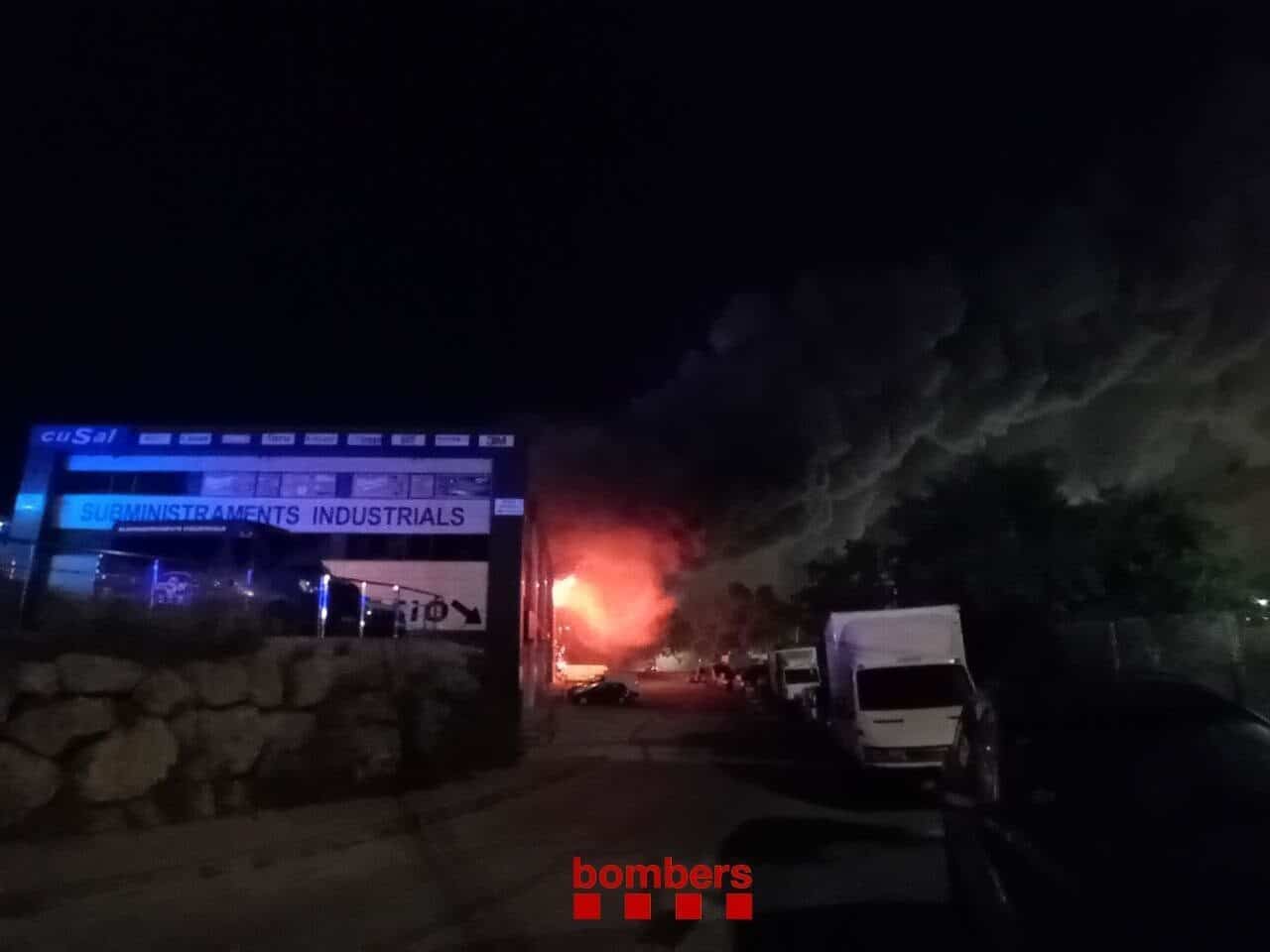 Katalonya'nın Vilanova i la Geltru belediyesinde temizlik ürünleri deposunda çıkan