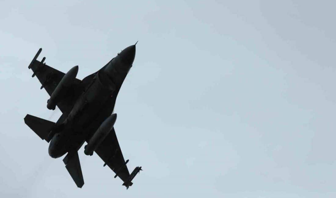İsrail F-16 Uçağı, Teknik Sorun Nedeniyle Mühimmatı Açık Alana Bıraktı İsrail Hava Kuvvetleri'ne ait bir F-16, teknik arıza nedeniyle bombayı