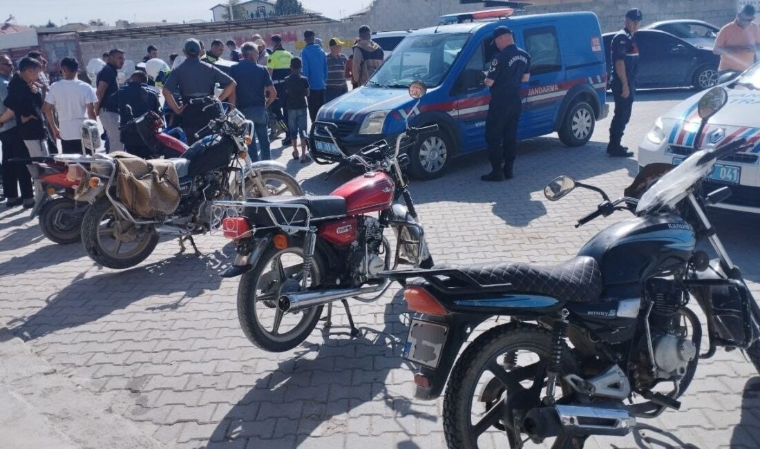 Aksaray'da jandarma, motosiklet denetimlerinde 24 sürücüye 220 bin 504 lira