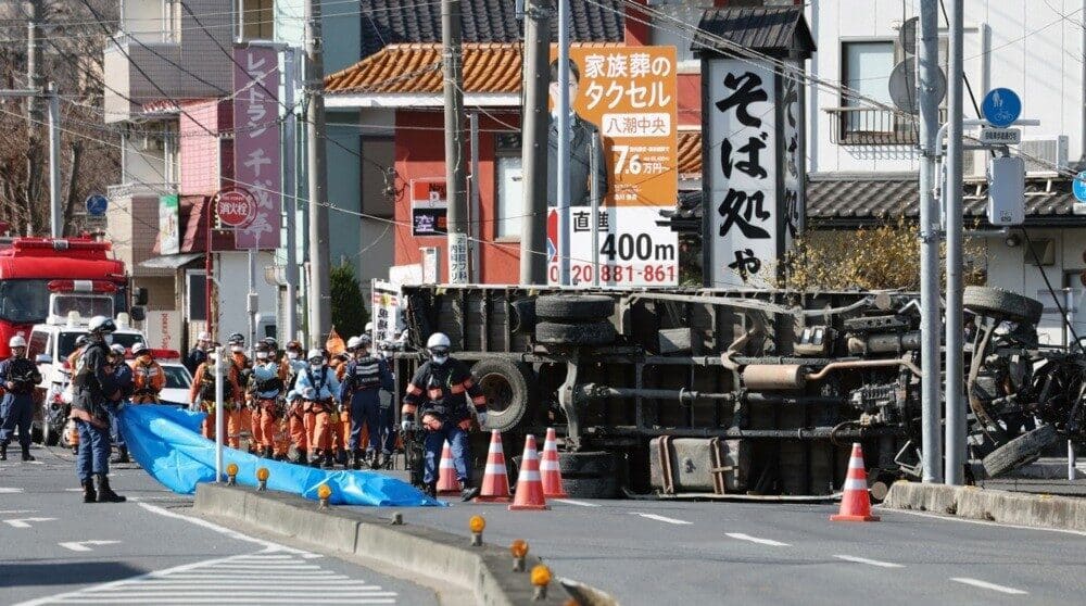 Japonya'nın Saitama eyaletinde 28 Ocak'ta dev bir çukura düşen 74