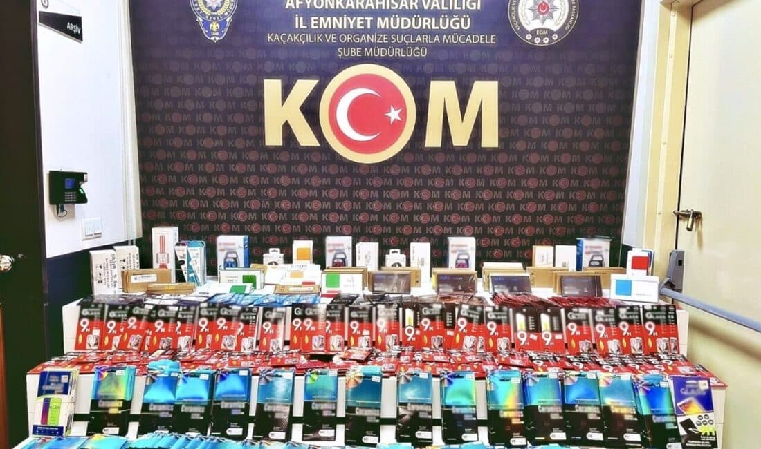 Afyonkarahisar’da Kaçakçılıkla Mücadele Operasyonu: Çok Sayıda Gümrük Kaçağı Ürün Ele Geçirildi Afyonkarahisar'da İl Emniyet Müdürlüğü'nün düzenlediği operasyonda, bir iş yerinde gümrük