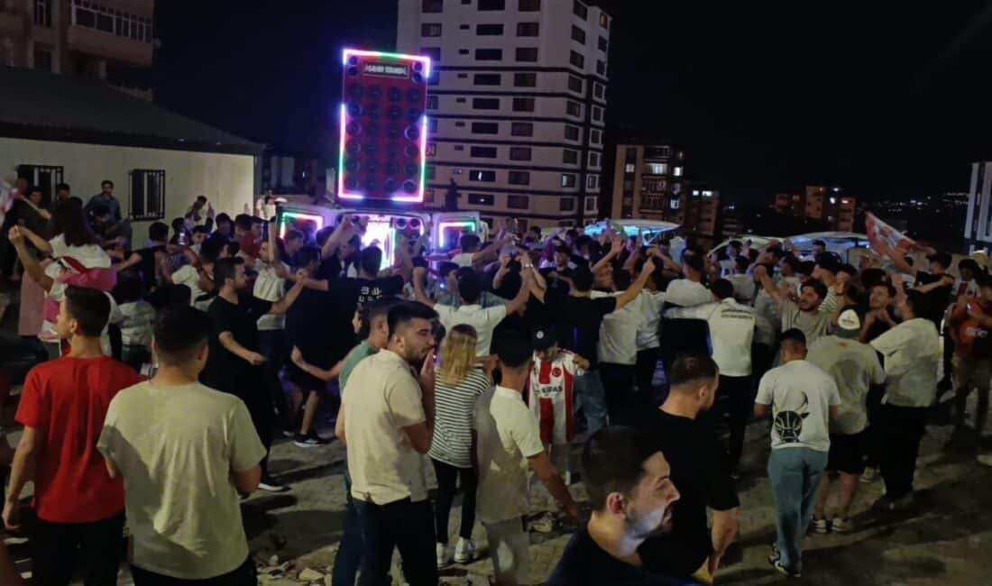 Kahramanmaraş İstiklalspor, TFF 3. Lig Yükselme Play-Off finalinde Ayvalıkgücü Belediyespor'u