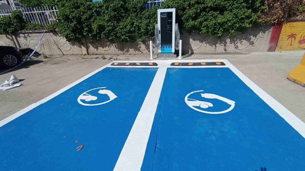 Adıyaman’ın Kahta ilçesinde, çevre dostu ulaşım için ilk elektrikli araç