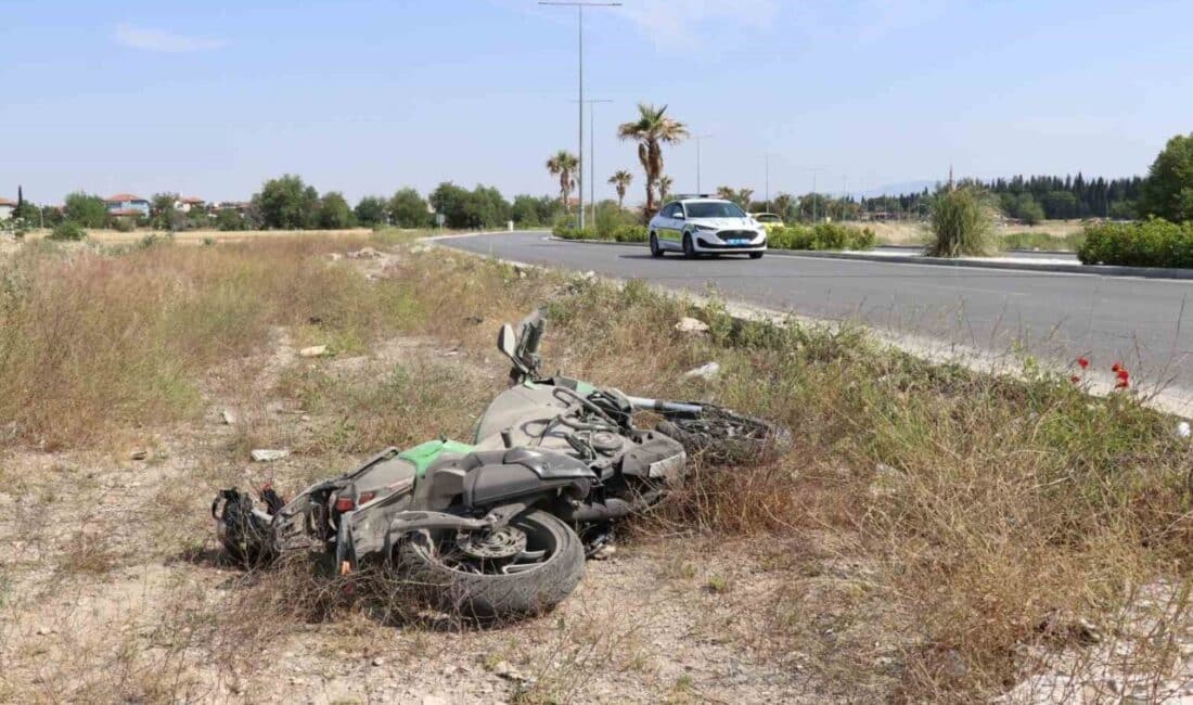 Denizli'nin Pamukkale ilçesinde, 42 yaşındaki Mehmet Karışoğlu'nun süratli motosikleti, virajı