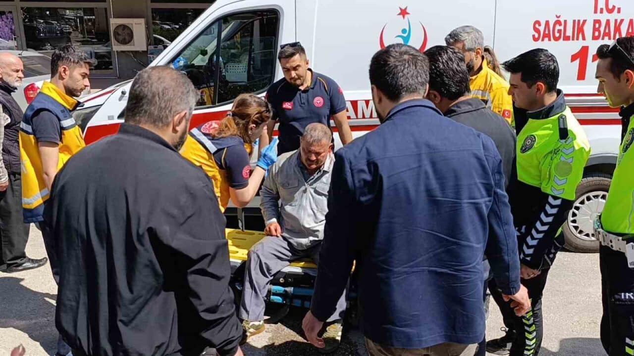 Bursa'nın İnegöl ilçesinde 60 yaşındaki muhtar Veli Çetin'in motosikleti, Ferhat