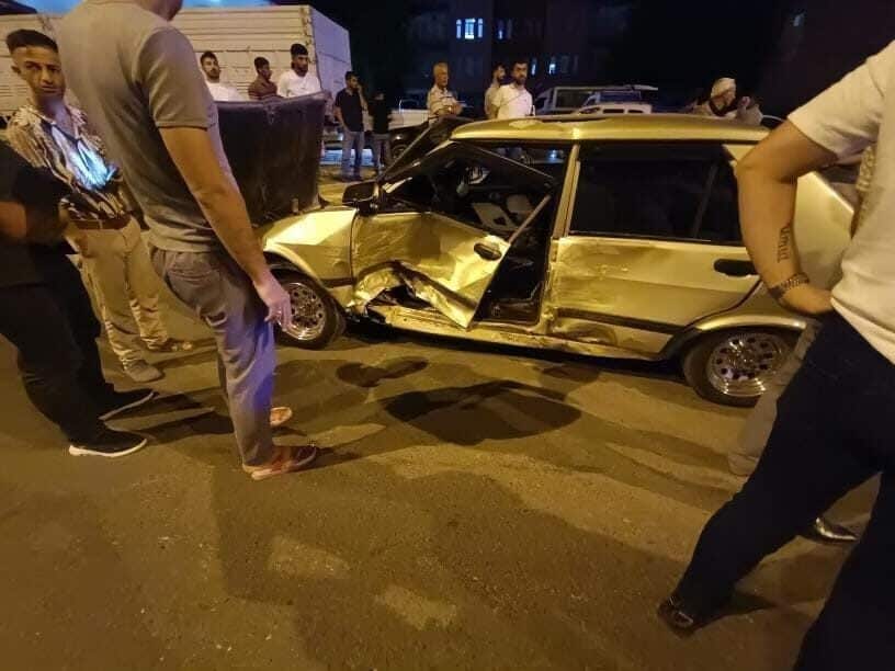 Diyarbakır’ın Silvan ilçesinde bir kamyonet ile otomobilin çarpışması sonucunda 4