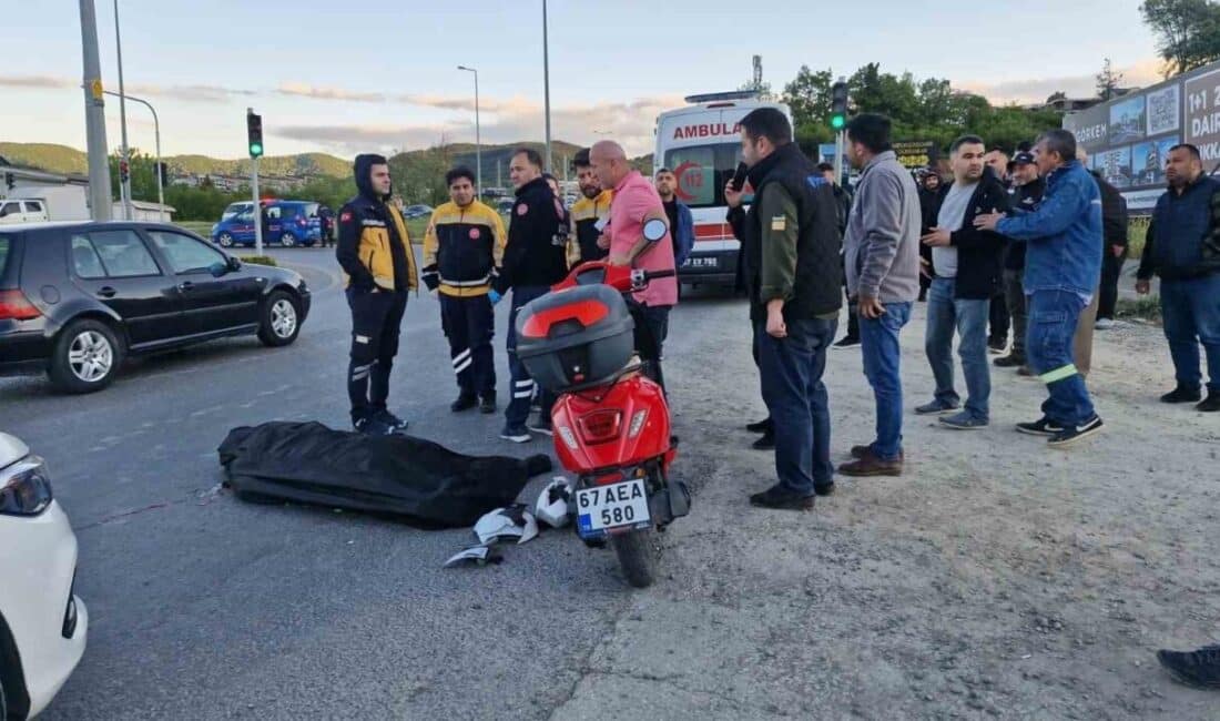 Zonguldak'ın Karadeniz Ereğli ilçesinde motosiklet sürücüsü Seçkin Kırçoban, tırla çarpışarak