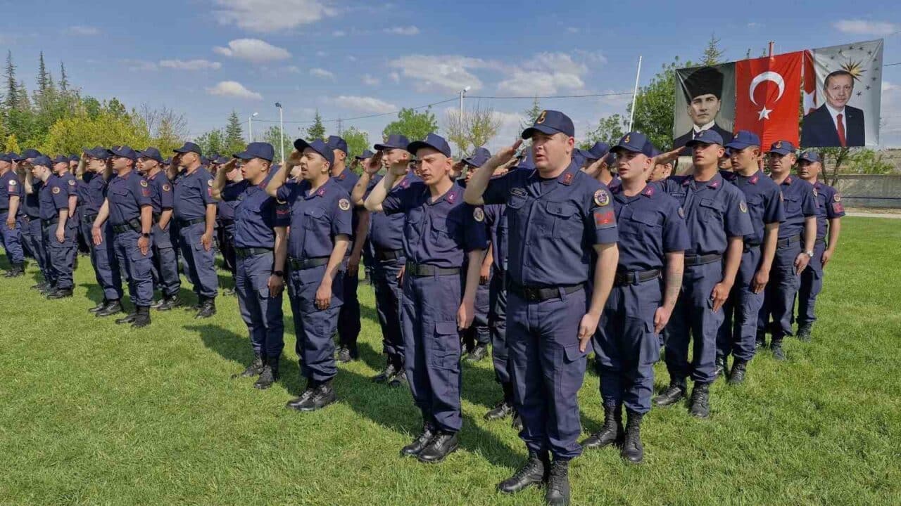 Karaman'da 34 özel birey, İl Jandarma Komutanlığında düzenlenen törenle temsili