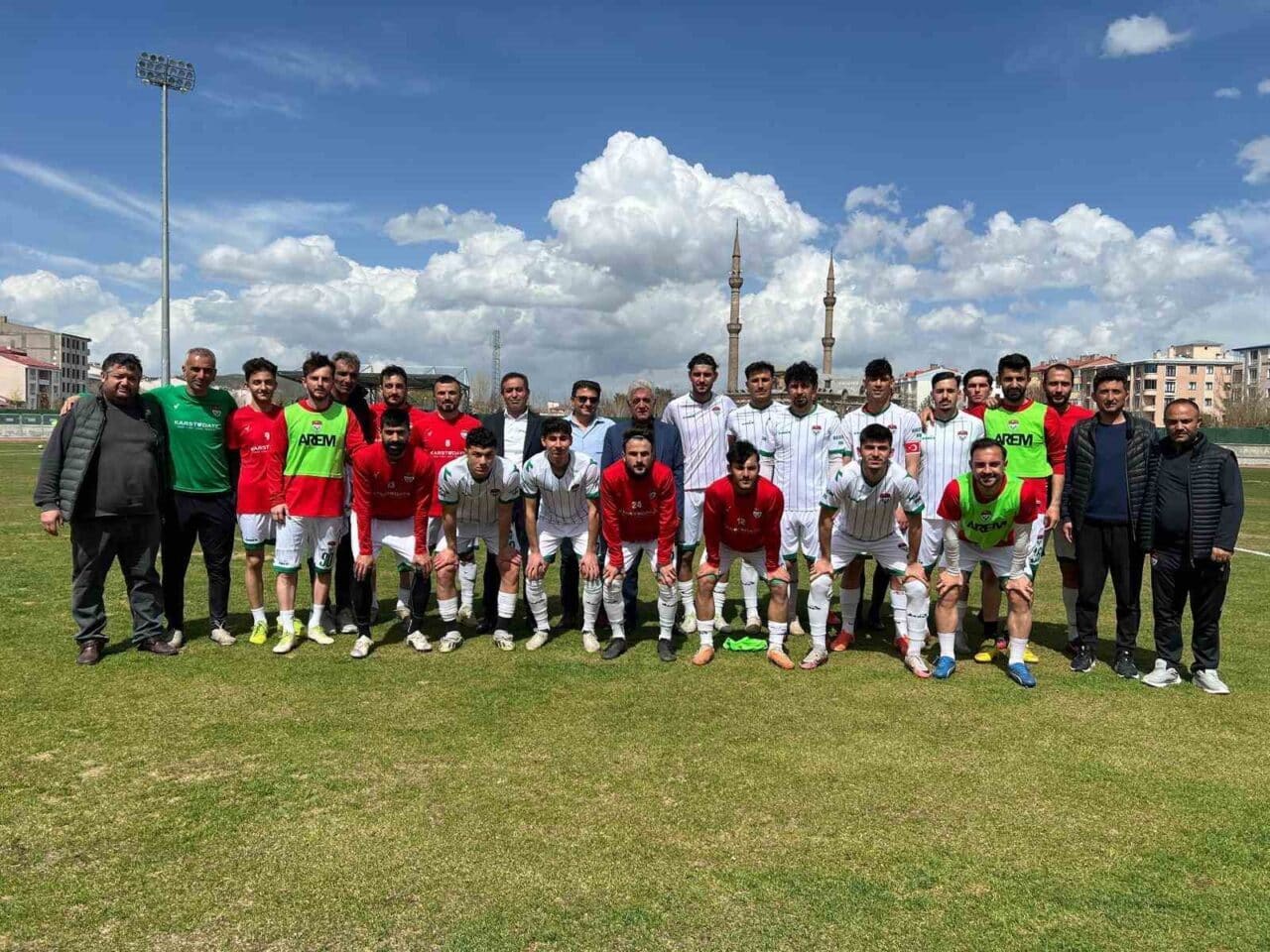 Bölgesel Amatör Lig'de Kars 36 Spor, Gümüşhane Spor'un maça çıkmaması