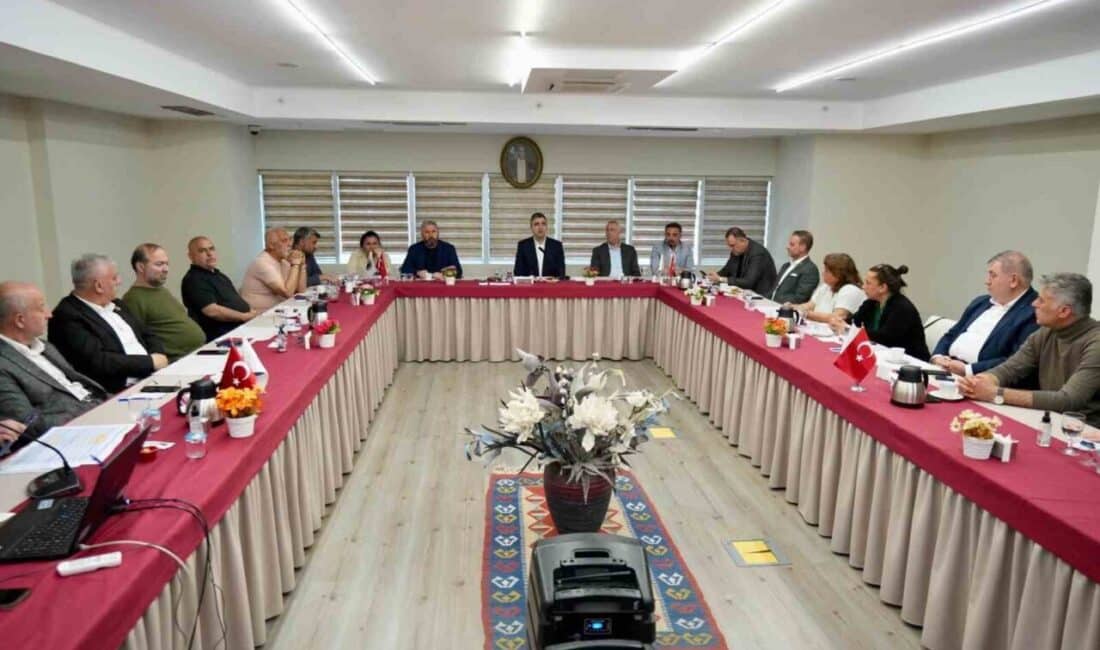 Kartal Belediyesi, muhtarlarla gerçekleştirdiği 165. toplantıda kentsel dönüşüm ve imar
