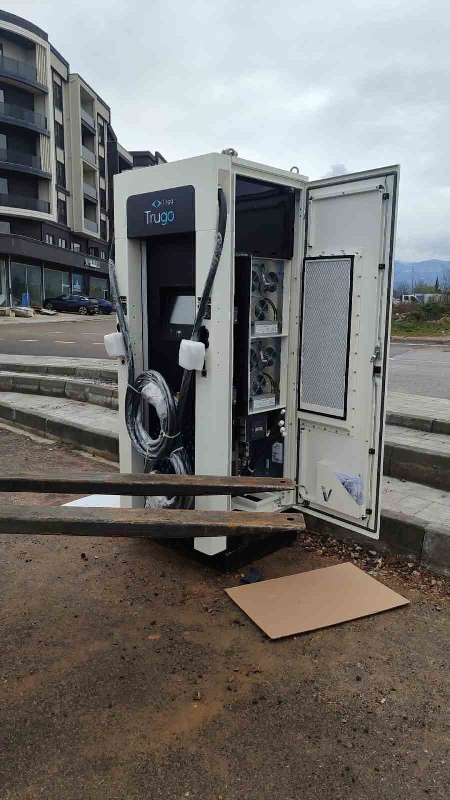 Kartepe Belediyesi, elektrikli araçların kullanımını artırmak için iki yeni şarj