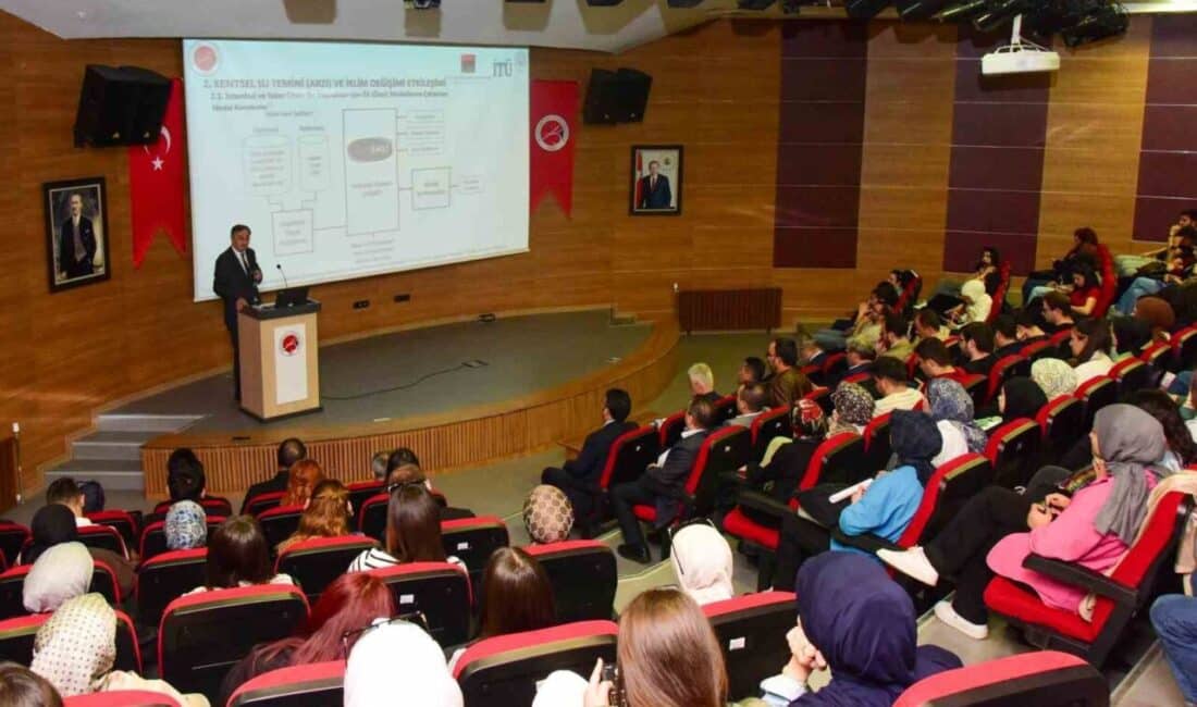 Kastamonu Üniversitesi'nde gerçekleştirilen konferansta Prof. Dr. İzzet Öztürk, iklim değişikliği