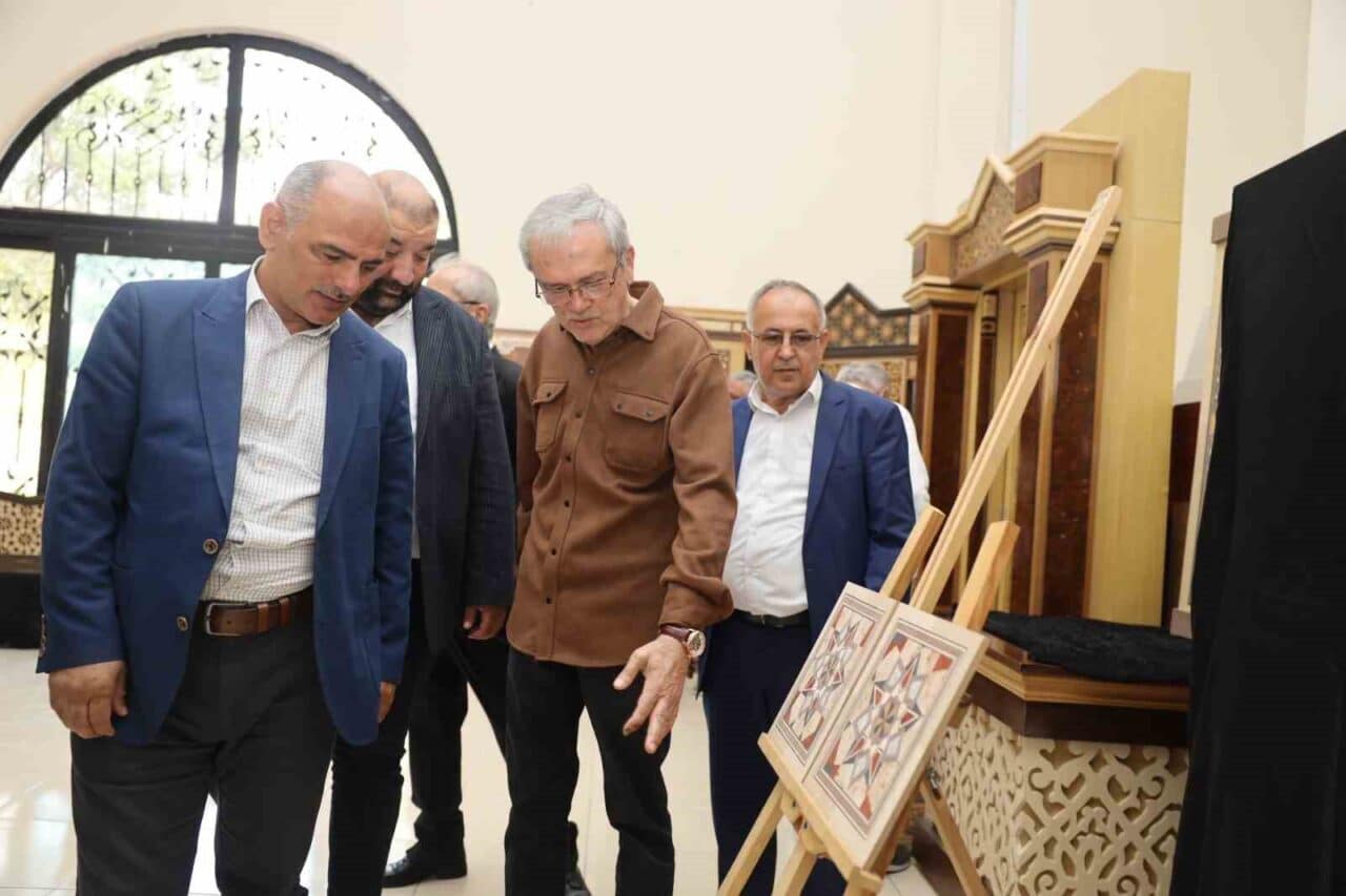 Körfez'de "Kaybolmuş Sanatlar" sergisi, unutulmaya yüz tutmuş geleneksel el sanatlarını