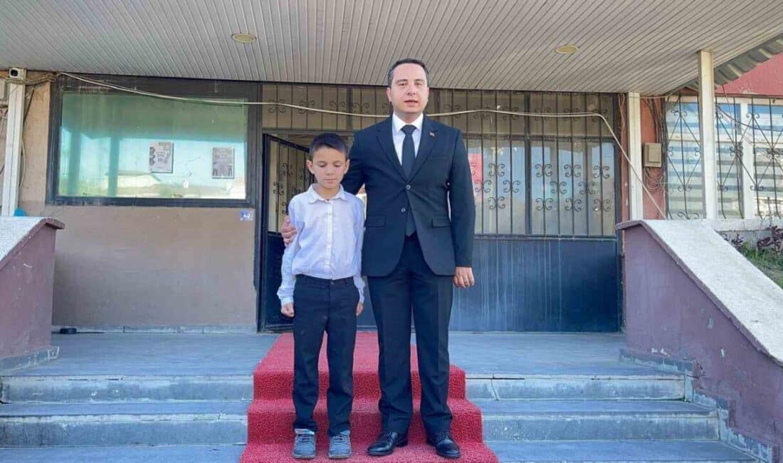 Van’ın Muradiye ilçesinde yaşayan 8 yaşındaki Umut Taha Başboğa, kaymakamlık