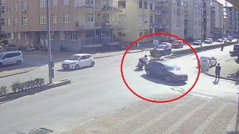 Manavgat'ta Ferhat Y.'nin kullandığı motosiklet, Taylan T.'nin Fiat marka otomobiliyle