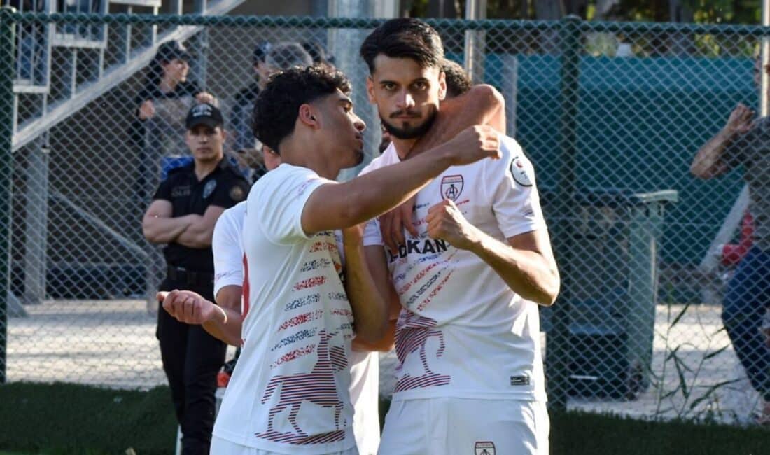 Altınordu’nun Keni Var Uzun’u Play-Off için Zorlu Mücadeleye Hazırlanıyor Altınordu'nun futbolcusu Keni Var Uzun, play-off'larda 1. Lig'e yükselmek için