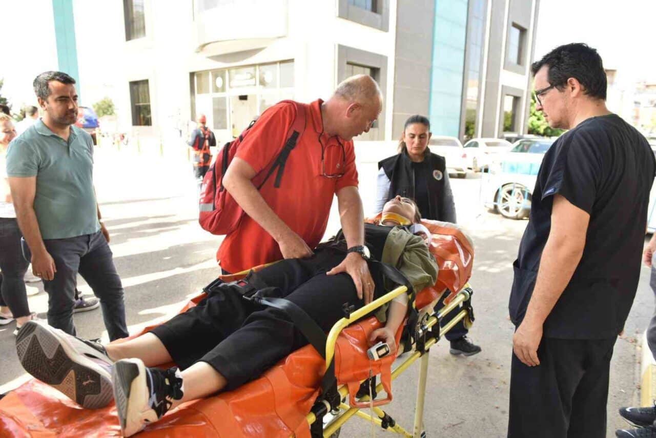 Kepez Belediyesi, Antalya Körfezi'nde varsayılan 5.1 büyüklüğündeki deprem senaryosuna yönelik