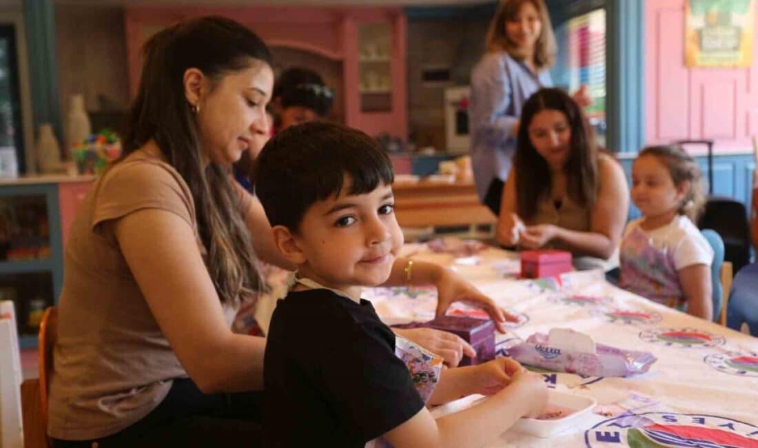 Kepez Belediyesi, Anneler Günü dolayısıyla Dokumapark'ta "Anneye Sevgi Kutusu" atölyesi