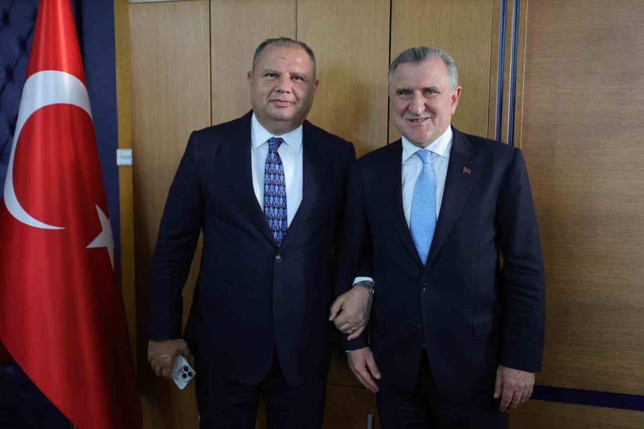 MHP Kırıkkale Milletvekili Halil Öztürk, Gençlik ve Spor Bakanı Osman