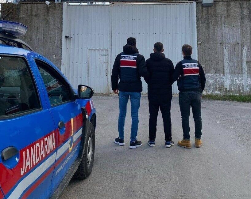 Kırklareli’nde Arandıkları İçin Hapis Cezası Bulunan 36 Kişi Yakalandı Kırklareli'nde jandarma, aranan ve kesinleşmiş hapis cezası bulunan 36 kişiyi