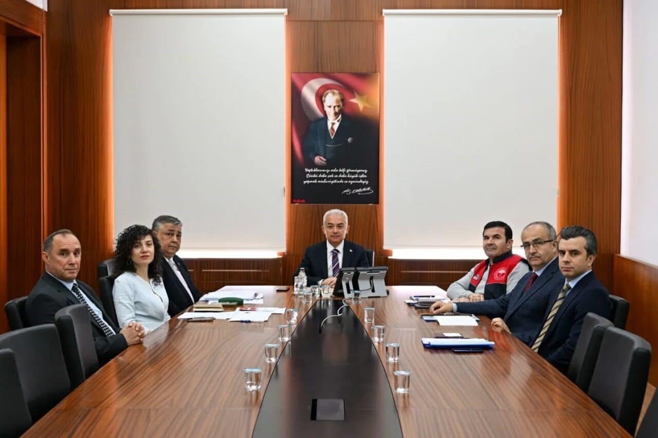 Kırklareli Valisi Uğur Turan, vali yardımcılarıyla bir araya gelerek kentteki