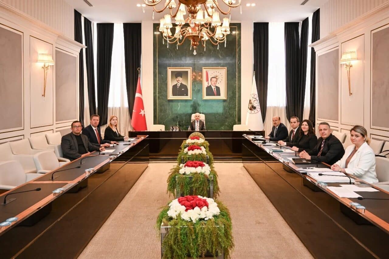 Kırklareli’nde İl Encümeni toplantısı, Vali Uğur Turan’ın başkanlığında Valilik Atatürk