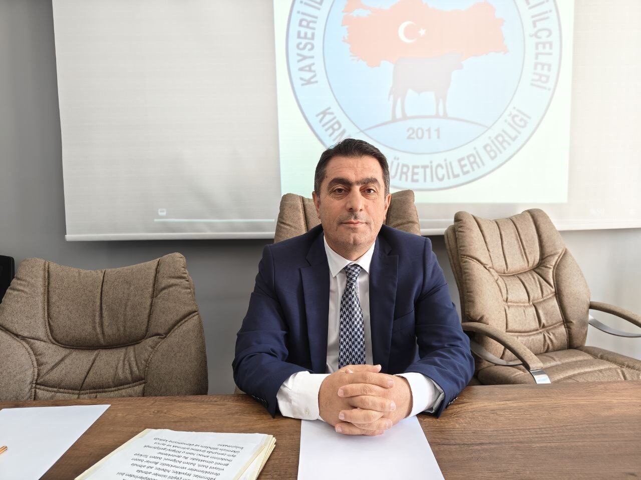 Kayseri Kırmızı Et Üreticileri Birliği'nin düzenlediği toplantıda, Ercan Aras üreticilere