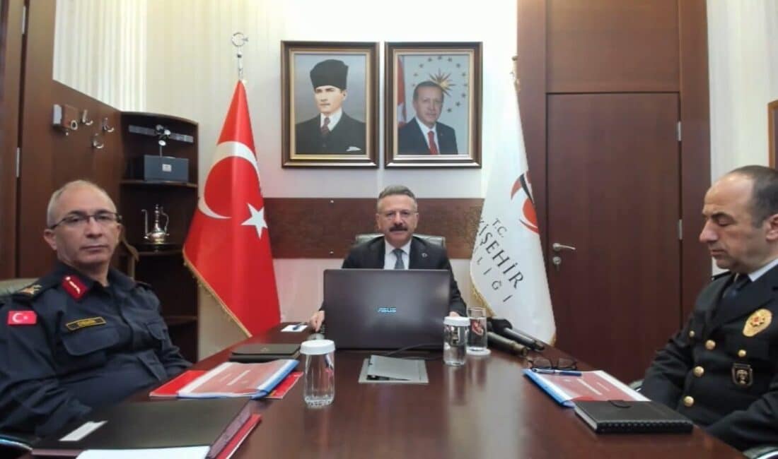 Eskişehir Valisi Hüseyin Aksoy, nisan ayındaki güvenlik toplantısında, kişilere karşı