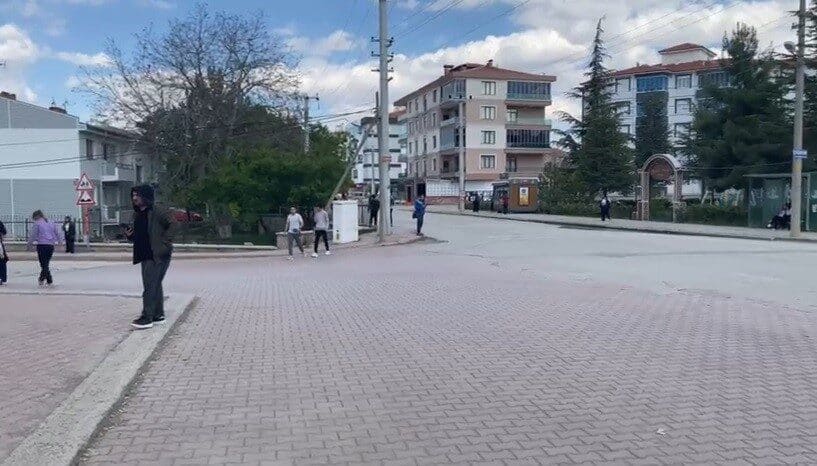 Konya’nın Kulu ilçesinde 15.46'da meydana gelen 5.2 büyüklüğündeki deprem, çevre