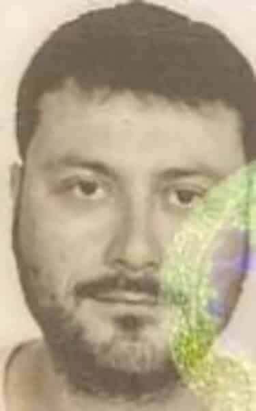 Antalya'nın Konyaaltı Sahili'nde, 47 yaşındaki eczacı Alper Yılmaz'ın cansız bedeni