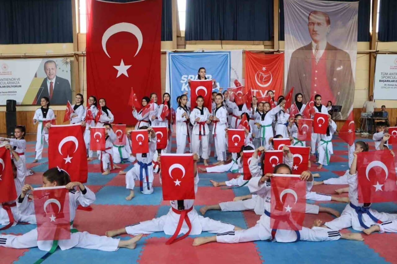 Konya'nın Kulu, Akşehir, Ereğli ve Beyşehir ilçelerinde 19 Mayıs Atatürk'ü