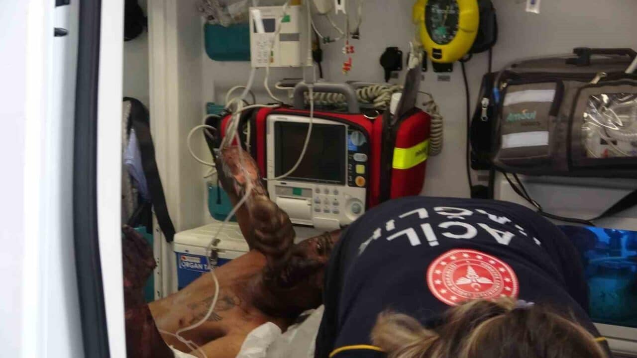 Antalya'daki bir korku evinde, ekipman bakımı sırasında çıkan yangında 3