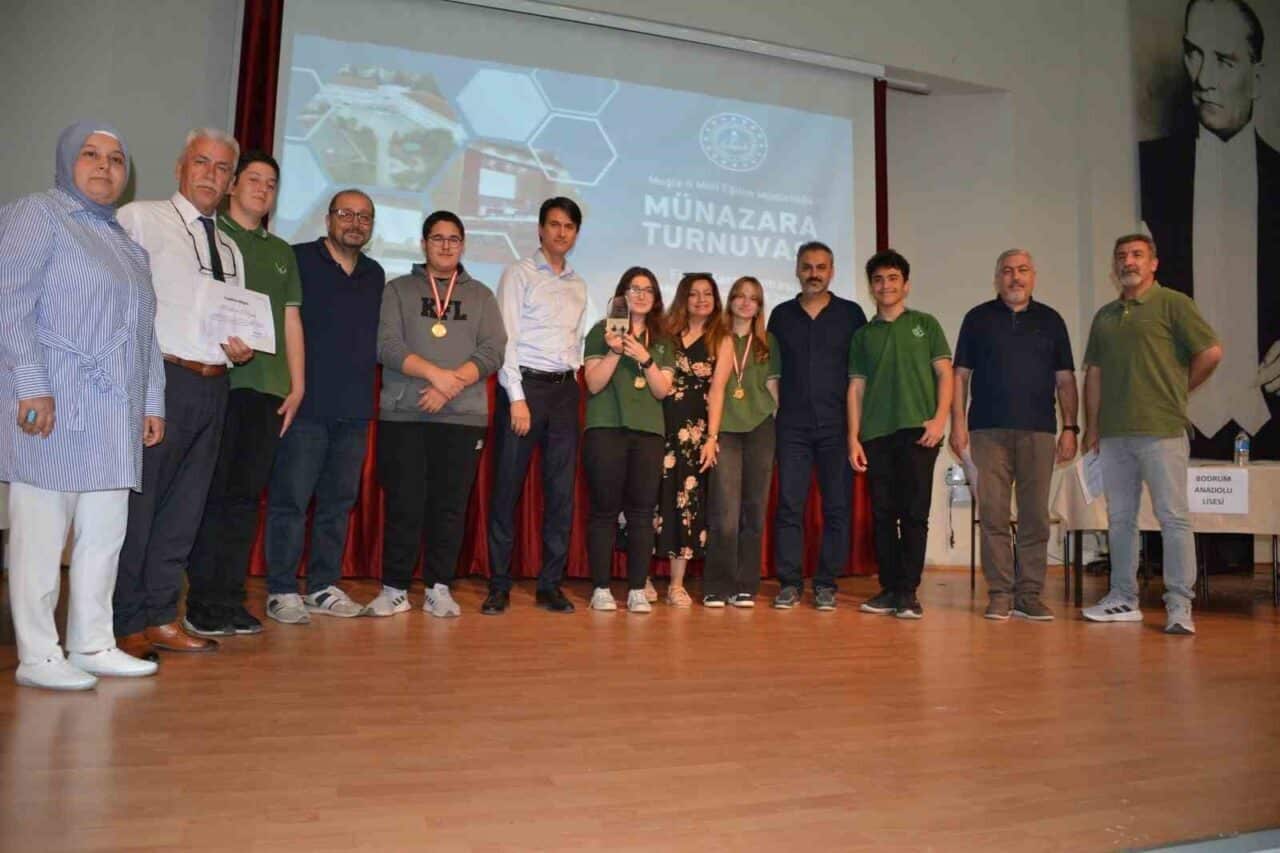 Köyceğiz Fen Lisesi, Muğla'nın düzenlediği münazara turnuvasında birincilik elde etti.