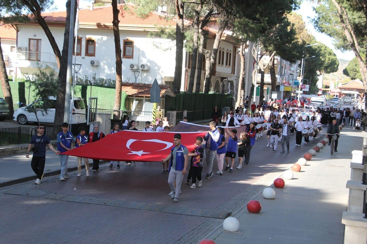 Manisa'nın Kula ilçesinde 19 Mayıs Atatürk'ü Anma, Gençlik ve Spor