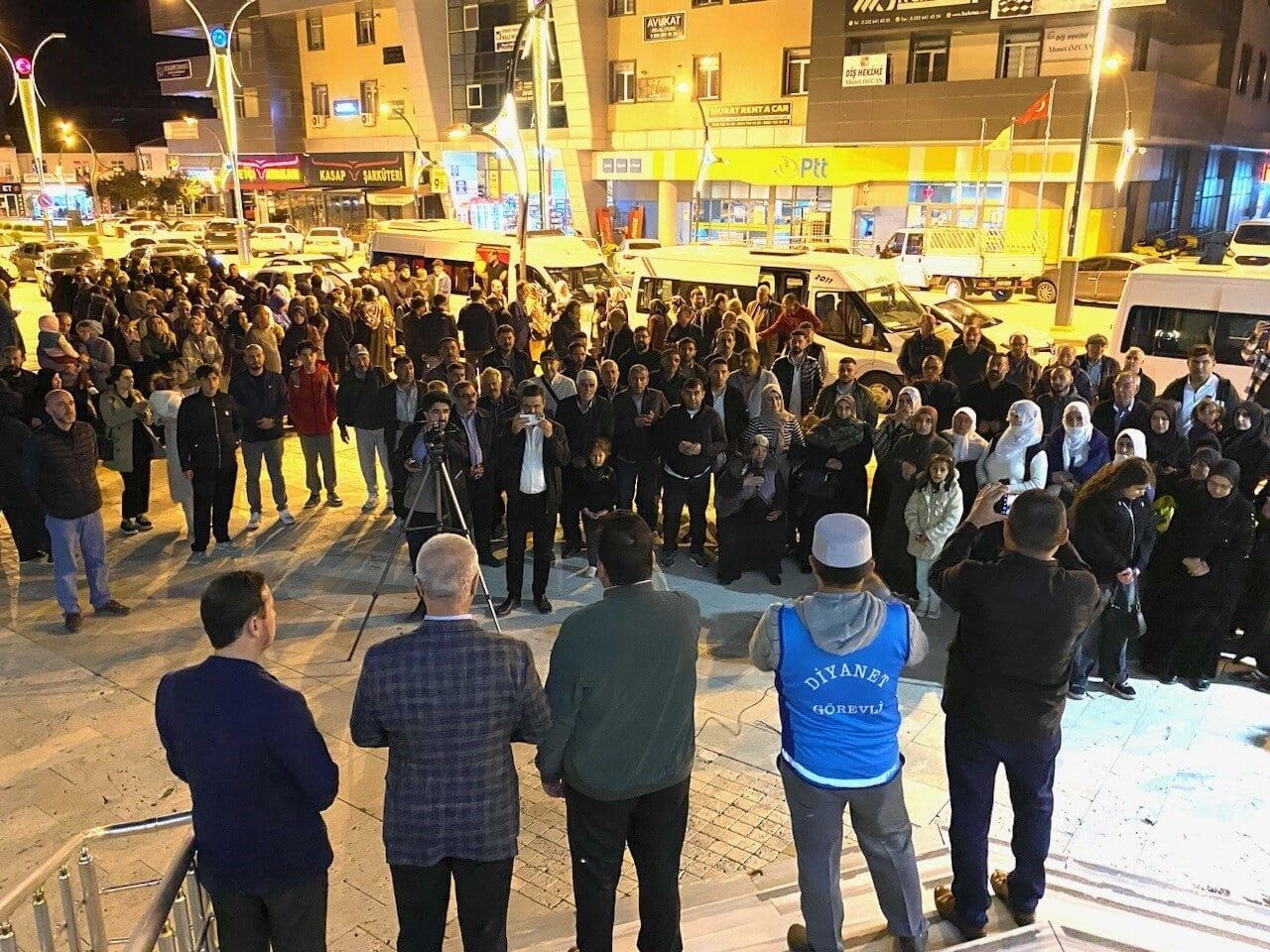 Konya'nın Kulu ilçesinde 55 hacı adayı, Merkez Camii önünde Kulu