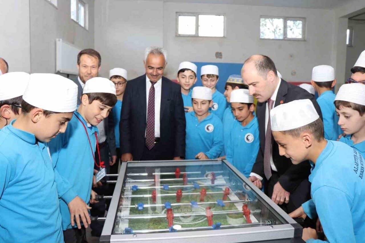 Oltu Belediye Başkanı Adem Çelebi, Alaettin Aslan Yatılı Erkek Hafızlık