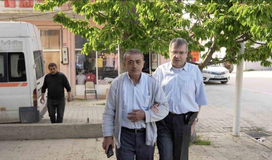 Görme Engelli Güngör Avcıoğlu, Dünya’nın İlk “Ama Gezgin”i Olmayı Hedefliyor Kütahya'dan Güngör Avcıoğlu, görme engelli bir gazeteci olarak "Ama Gezgin"