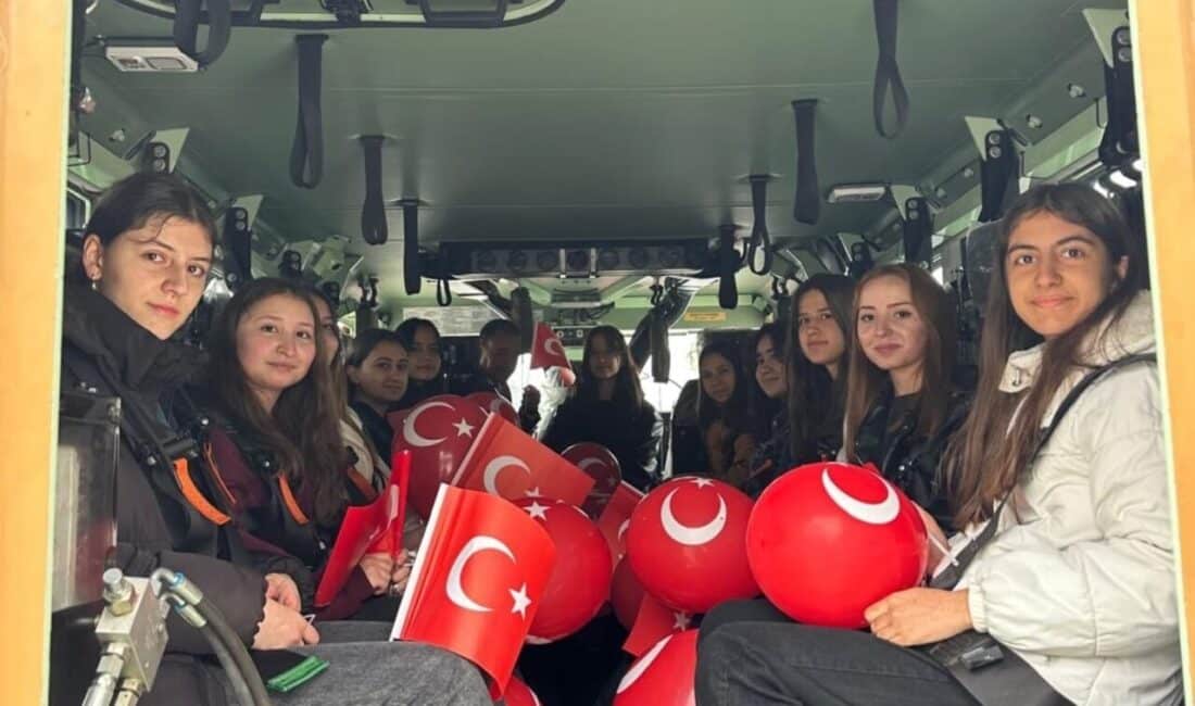 Söğüt Jandarma Ulaştırma Eğitim Merkezi'ni ziyaret eden 100 öğrenciye, birliğin