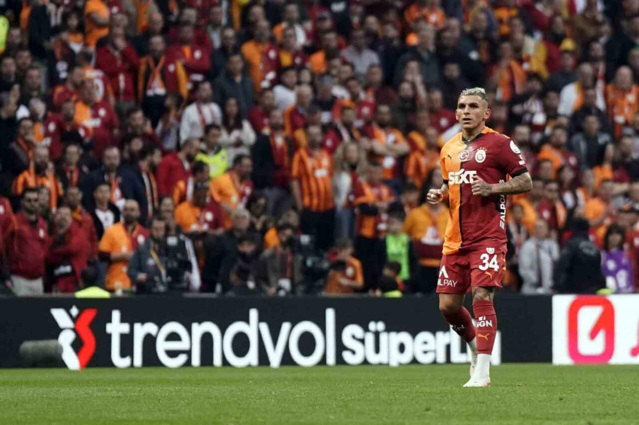 Galatasaraylı Lucas Torreira, Sivasspor'a karşı attığı golle bu sezon üst