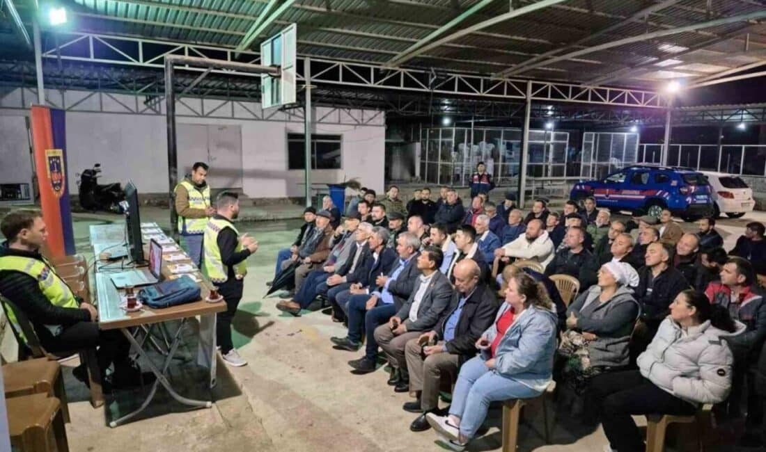 Muğla Jandarma Ekipleri, Yenilikçi Bilgilendirme Çalışmalarıyla Vatandaşları Uyarıyor Muğla İl Jandarma Komutanlığı, Menteşe'nin Akçaova Mahallesi'ndeki vatandaşlara, siber suçlar