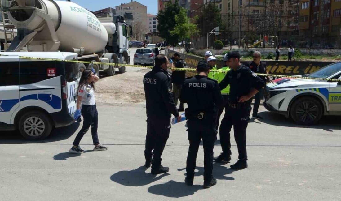 Malatya'nın Battalgazi ilçesinde, yolun karşısına geçmeye çalışan 79 yaşındaki Hacı